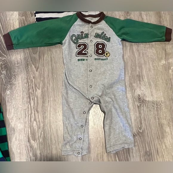 Three pantsuits one piece Carters long sleeve  size 24 months - Picture 5 of 9